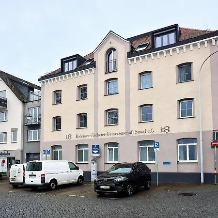 Apartment Seeglueck Hafenblick - Stilvolle Direkt Am Und Faehrhafen In Konstanz, In Der Naehe Der Universitaet Konstanz