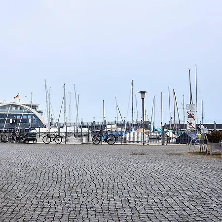 Apartment Seeglueck Hafenblick - Stilvolle Direkt Am Und Faehrhafen In Konstanz, In Der Naehe Der Universitaet *