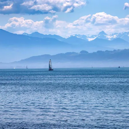 Apartment Seeglueck Hafenblick - Stilvolle Direkt Am Und Faehrhafen In Konstanz, In Der Naehe Der Universitaet *