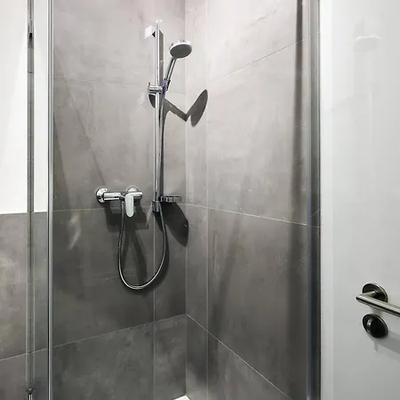 Apartment Seeglueck Hafenblick - Stilvolle Direkt Am Und Fährhafen In Konstanz, In Der Nähe Der Universität *