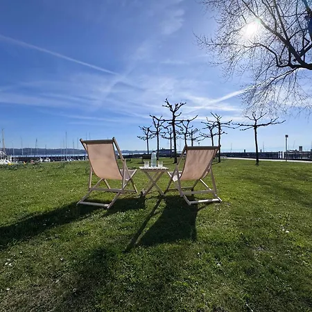 Seeglueck Hafenblick - Stilvolle Direkt Am Und Faehrhafen In Konstanz, In Der Naehe Der Universitaet דירה