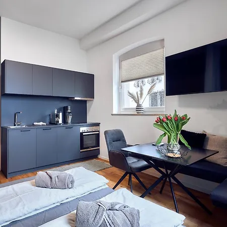 Seeglueck Hafenblick - Stilvolle Direkt Am Und Faehrhafen In Konstanz, In Der Naehe Der Universitaet